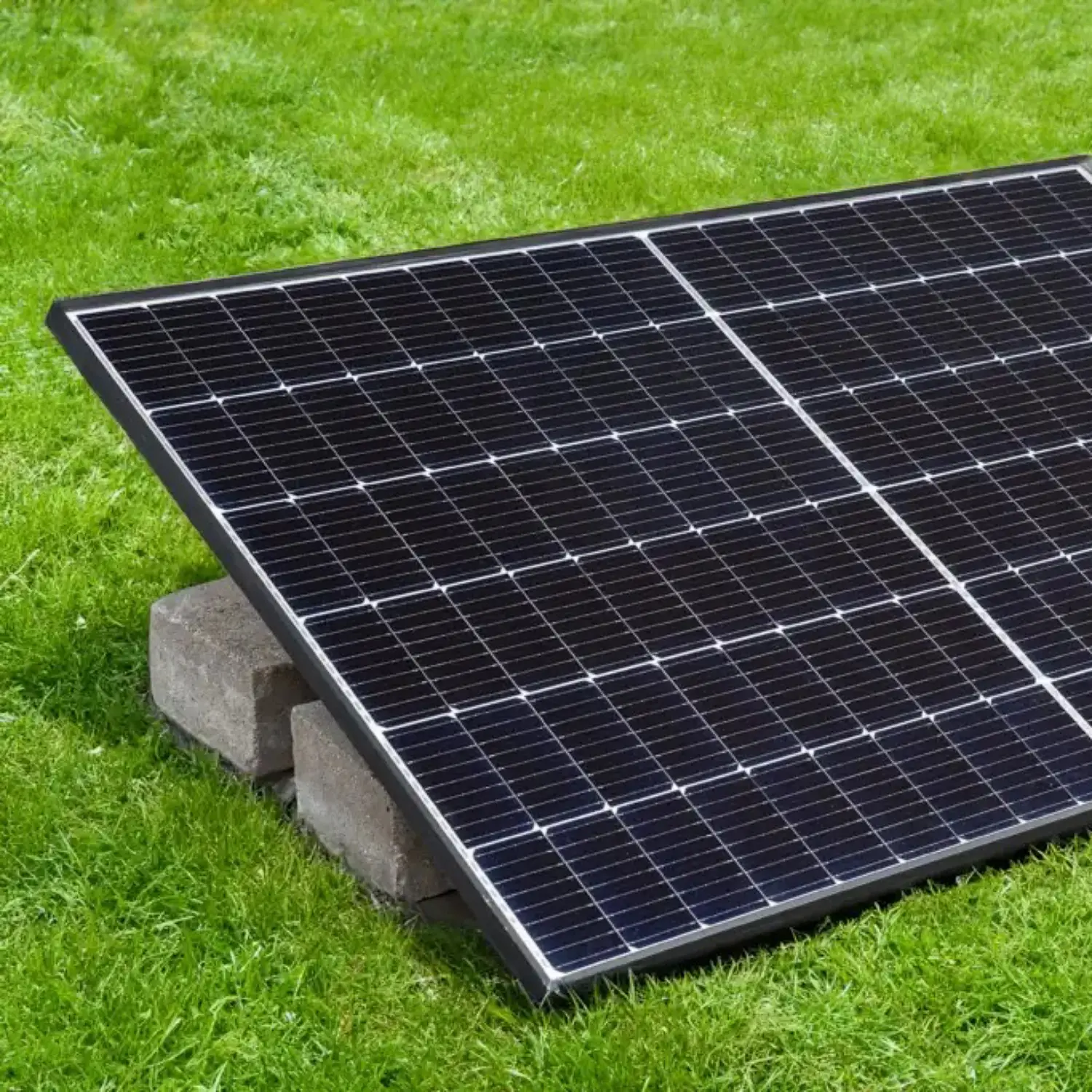 Montagehalterung für Solarpanels – geeignet für Flachdächer und freie Aufstellung im Garten