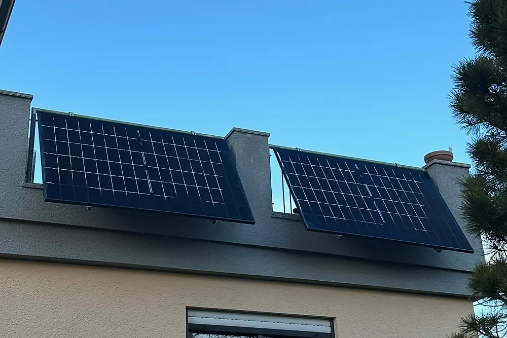 praxisbericht-balkonkraftwerk-auf-dachterrasse-mit-speicher-und-manueller-grundlast-2